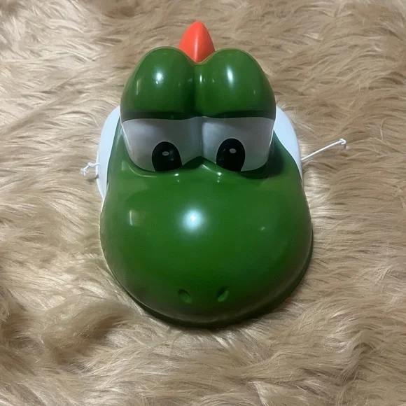 Nintendo Super Mario Bros Mask Yoshi - Like New!!! - Picture 2 of 9